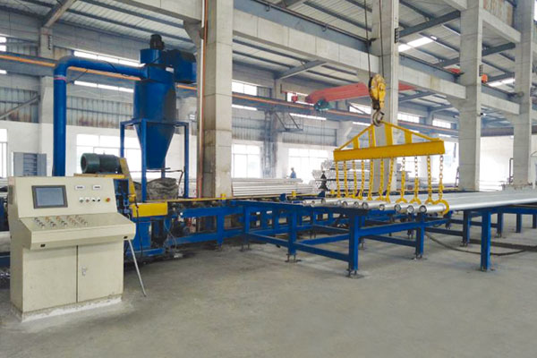 Automatic aluminum bar cutting and sawing equipment